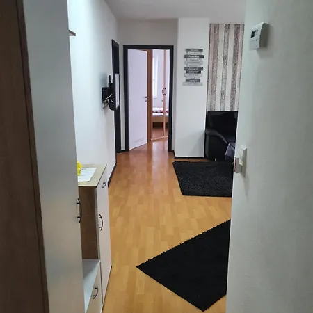 Drei Am Rhein شقة